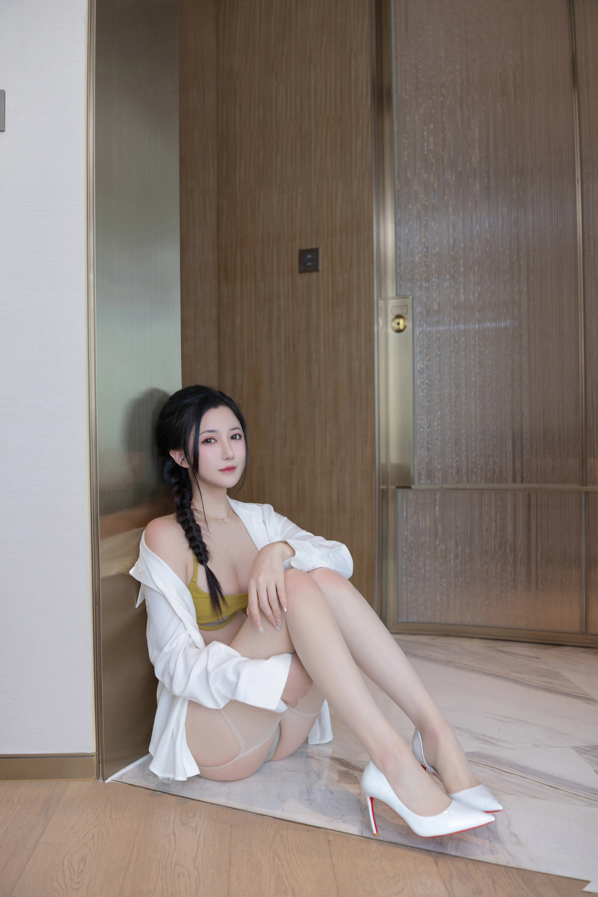 鱼子酱Fish（私拍）- NO.206 纯欲黄色丝袜写真 3
